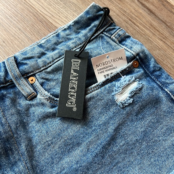 BLANKNYC Distressed Jean shorts - Picture 2 of 5